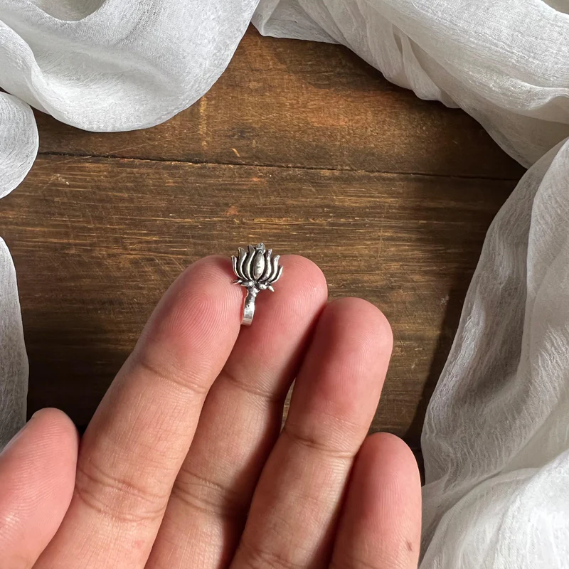German Silver Lotus Clip Nosepin